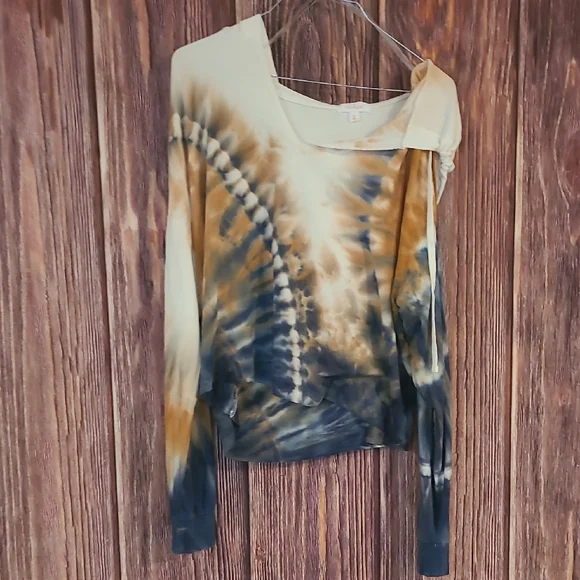 Colsie Blue and Tan Tie-Dye Sweatshirt - Picture 1 of 3